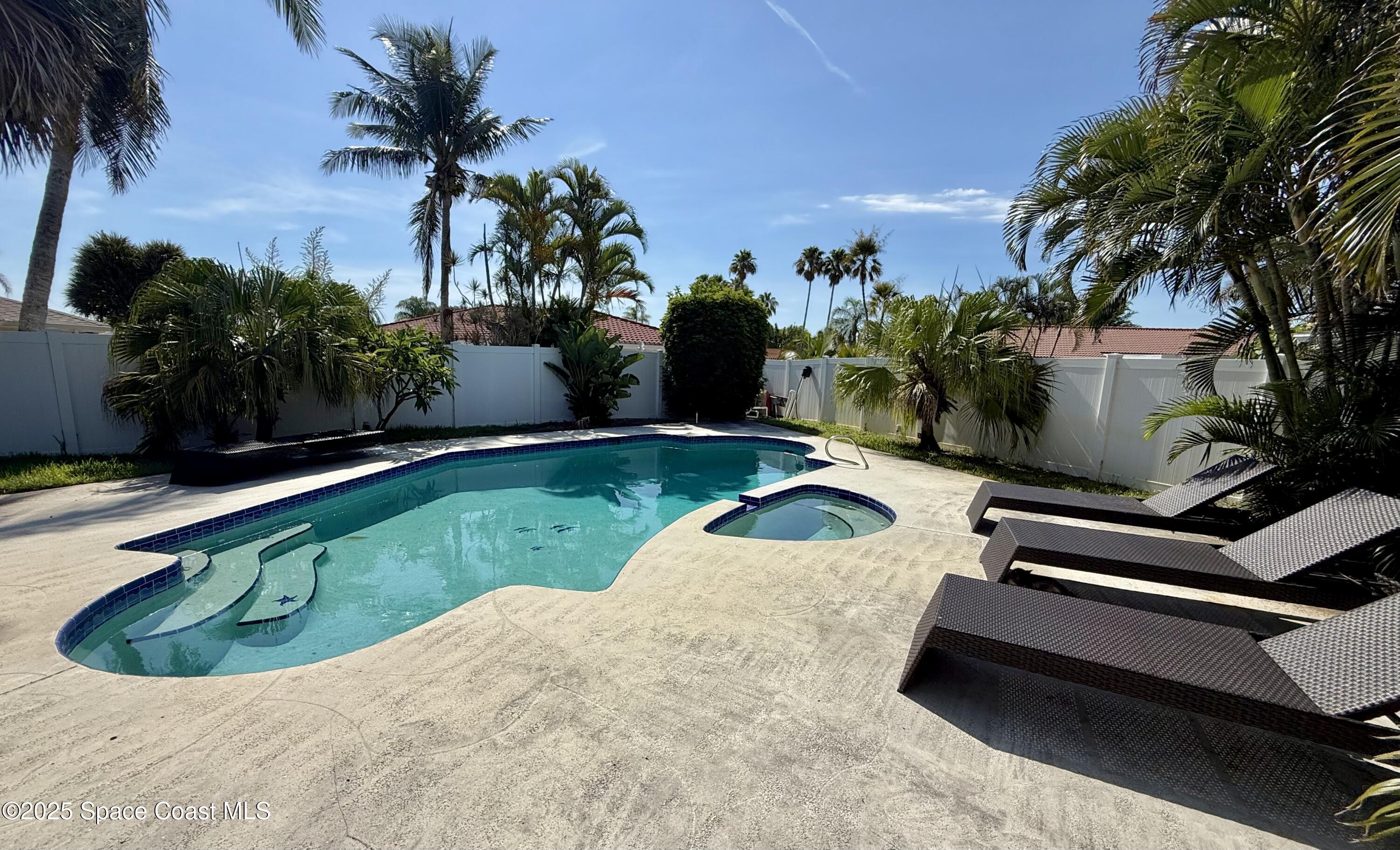 Property Photo: 380 Cherry Court FL 32937