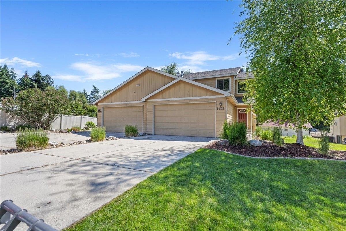 Property Photo: 9306 N Mountain Ln 9308 WA 99218