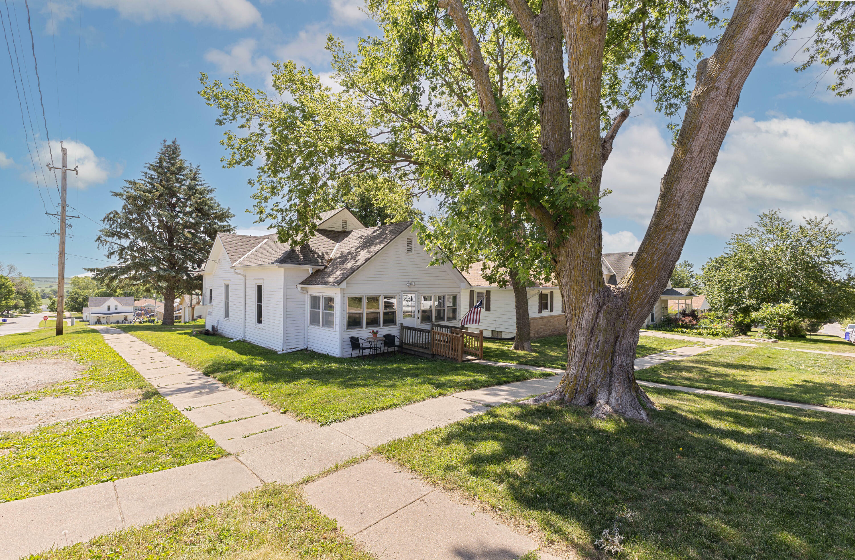 Property Photo: 412 Park Street IA 51553