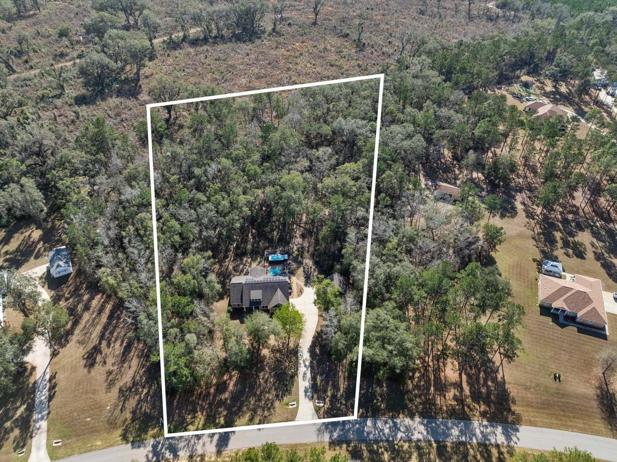 Property Photo: 181 Heritage Blvd FL 32344