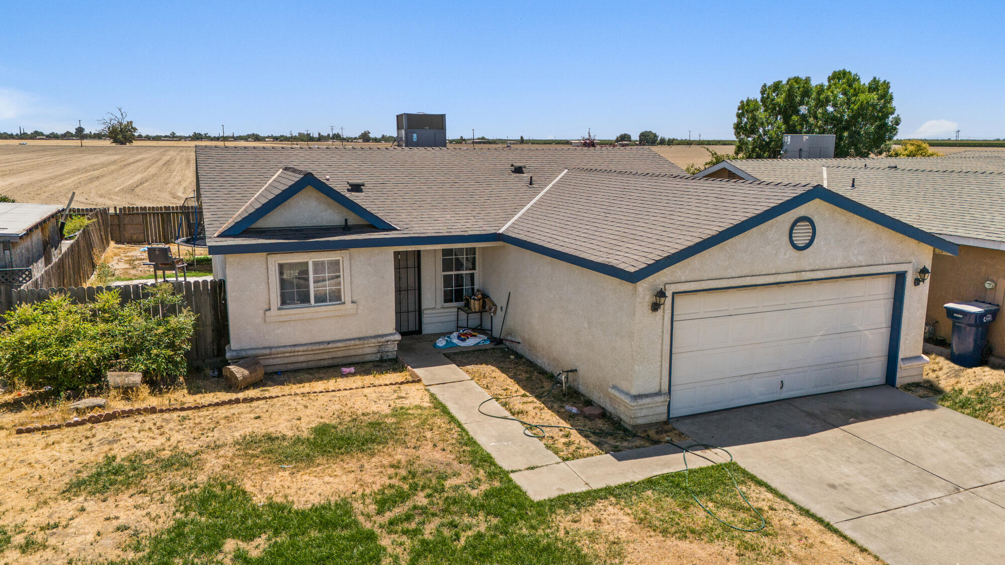 Property Photo: 473 Lemonwood Avenue CA 93274