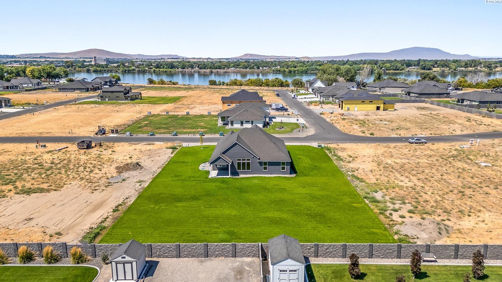 Property Photo:  6627 Lazy B Dr  WA 99301 