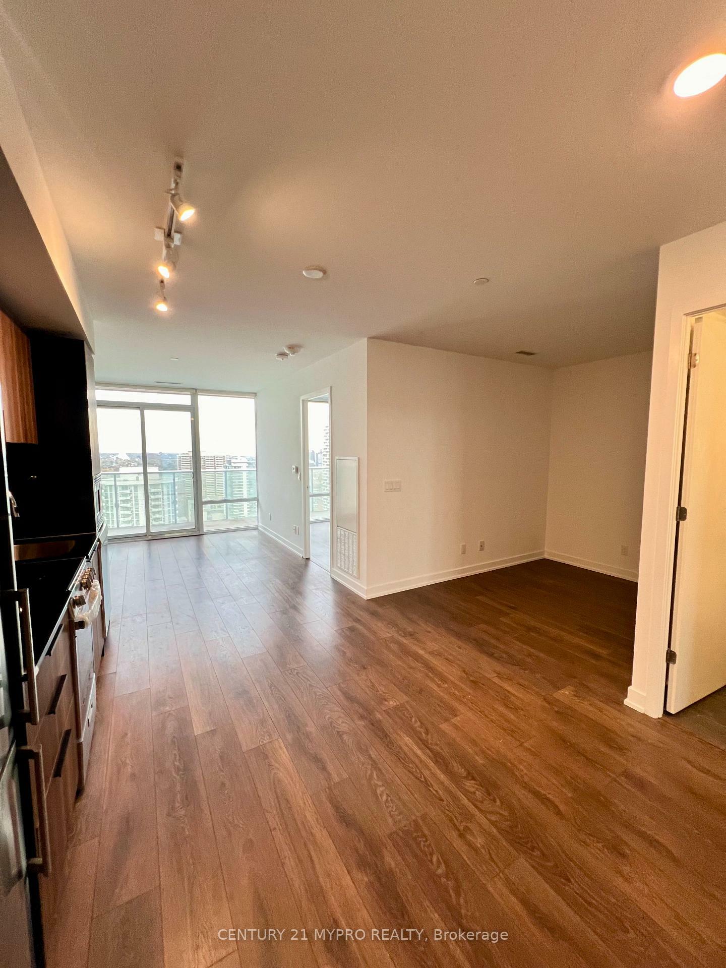 Property Photo:  501 Yonge Street 2807  ON M4Y 0G8 