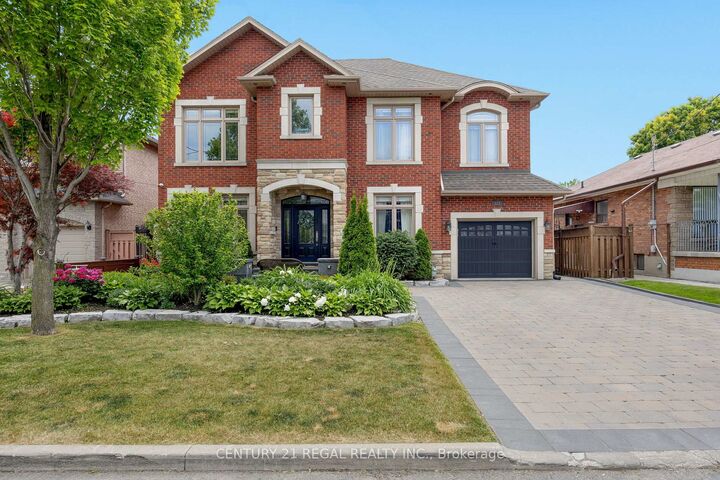 Photo de la propriété: 127 Sultana Avenue ON M6A 1T6