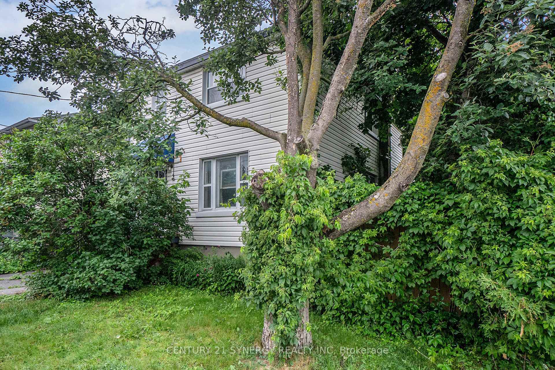 Photo de la propriété:  327 Richelieu Avenue  ON K1L 6J8 
