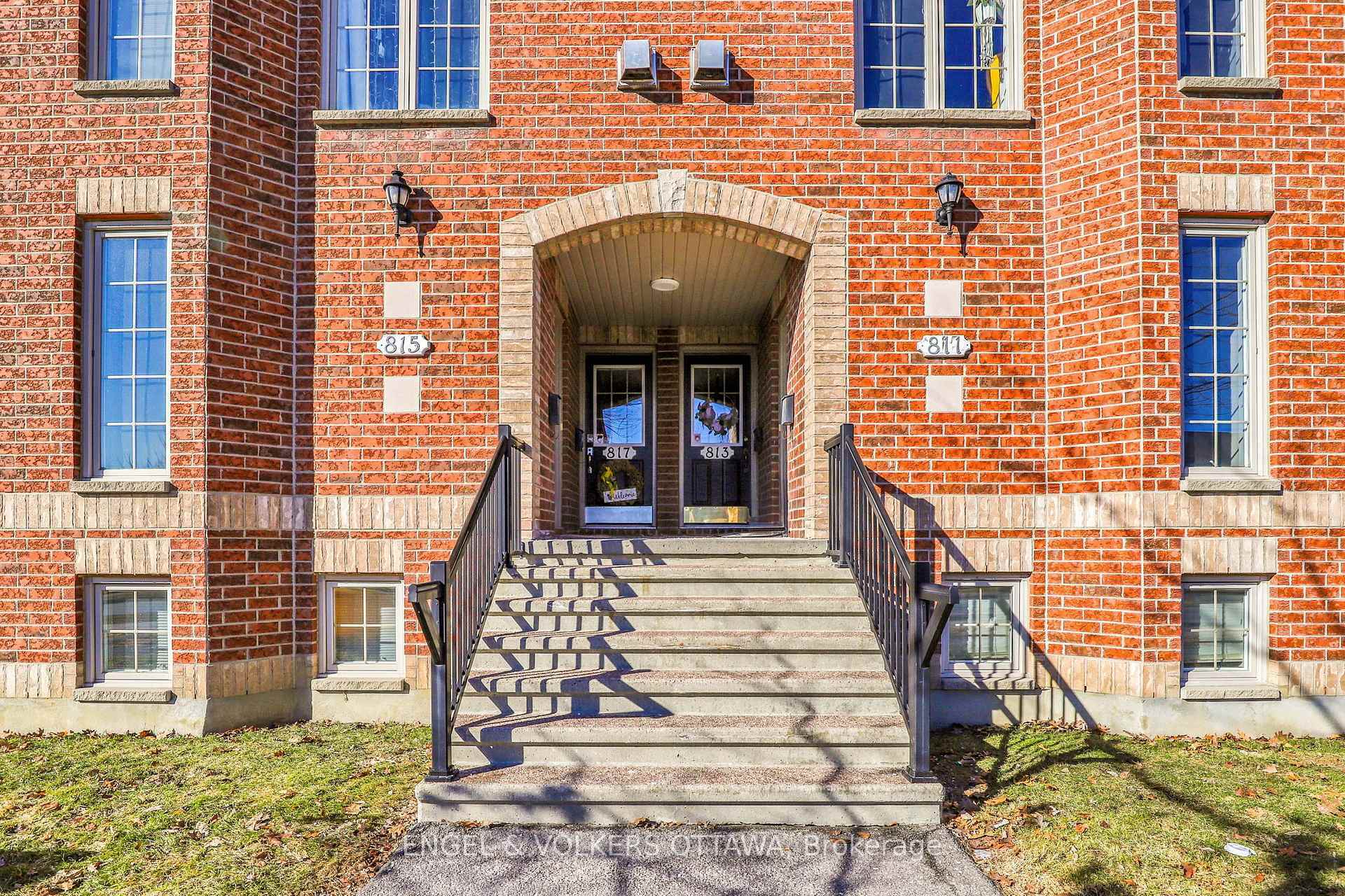 Photo de la propriété: 811 Longfields Drive 10 ON K2J 5N2