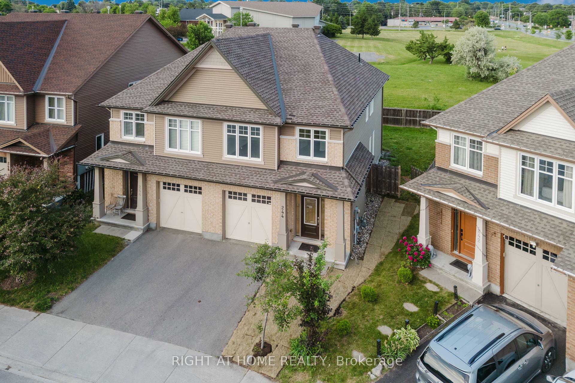 Photo de la propriété: 244 Fergus Crescent ON K2J 3L7