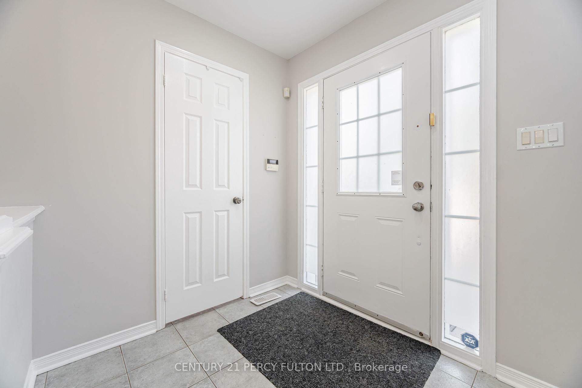 Photo de la propriété: 36 Feint Drive ON L1T 0E5