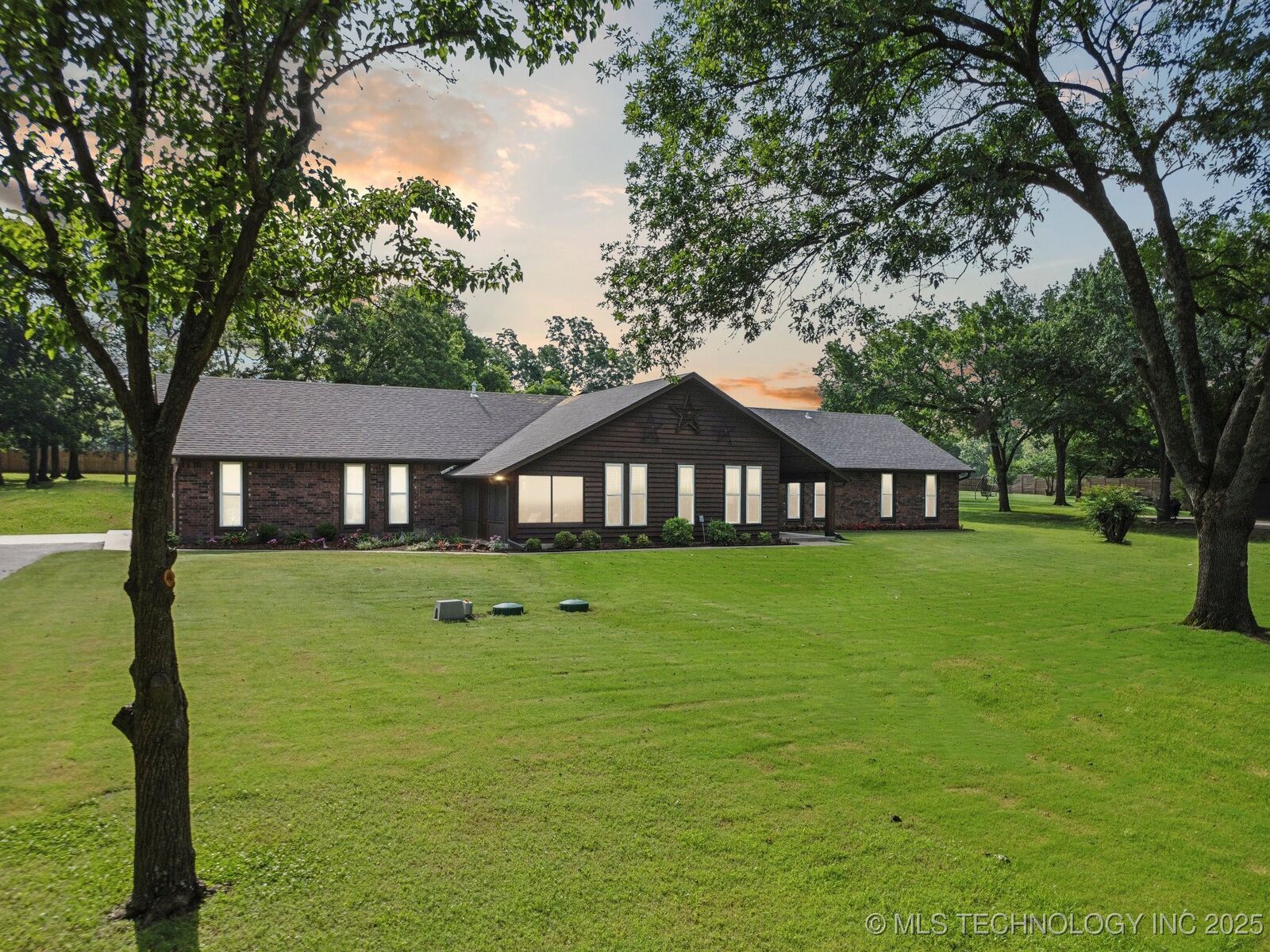 Property Photo:  7705 S 232nd East Avenue  OK 74014 