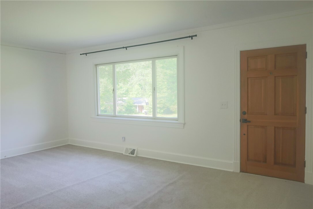 Property Photo: 501 Forest Lane SC 29627