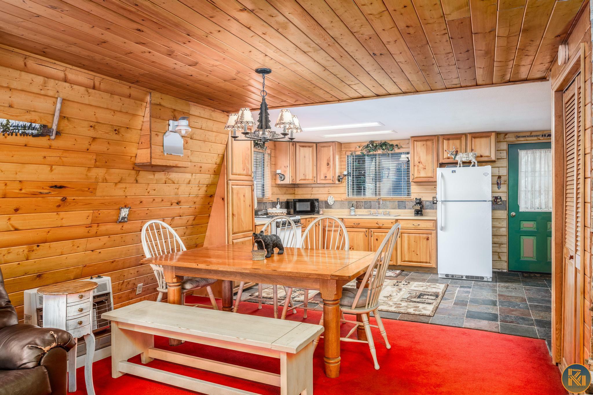 Property Photo: 6380 Triangle Dr UT 84762