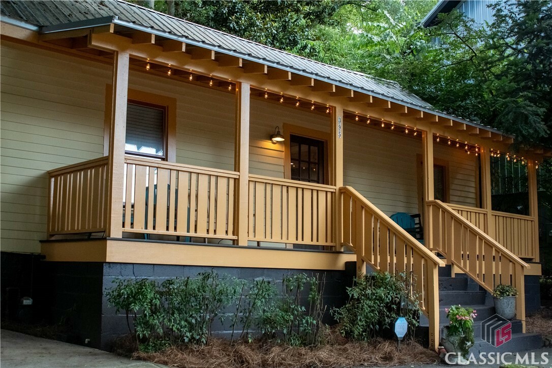 Property Photo: 395 Cleveland Avenue GA 30601
