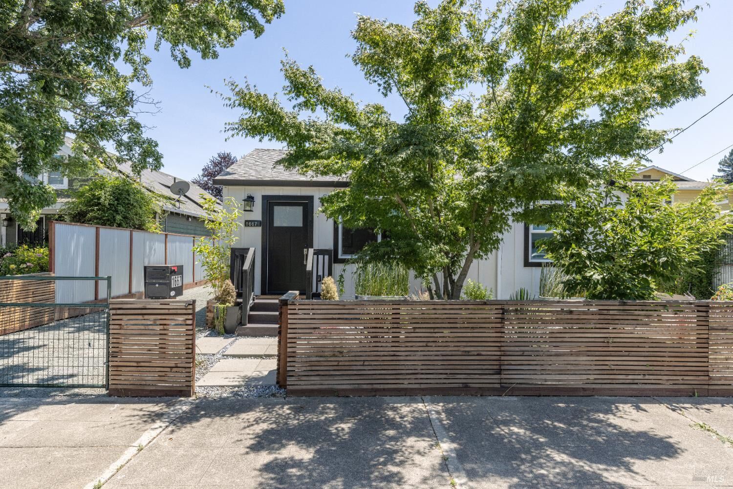 Property Photo:  1667 H Street  CA 94559 