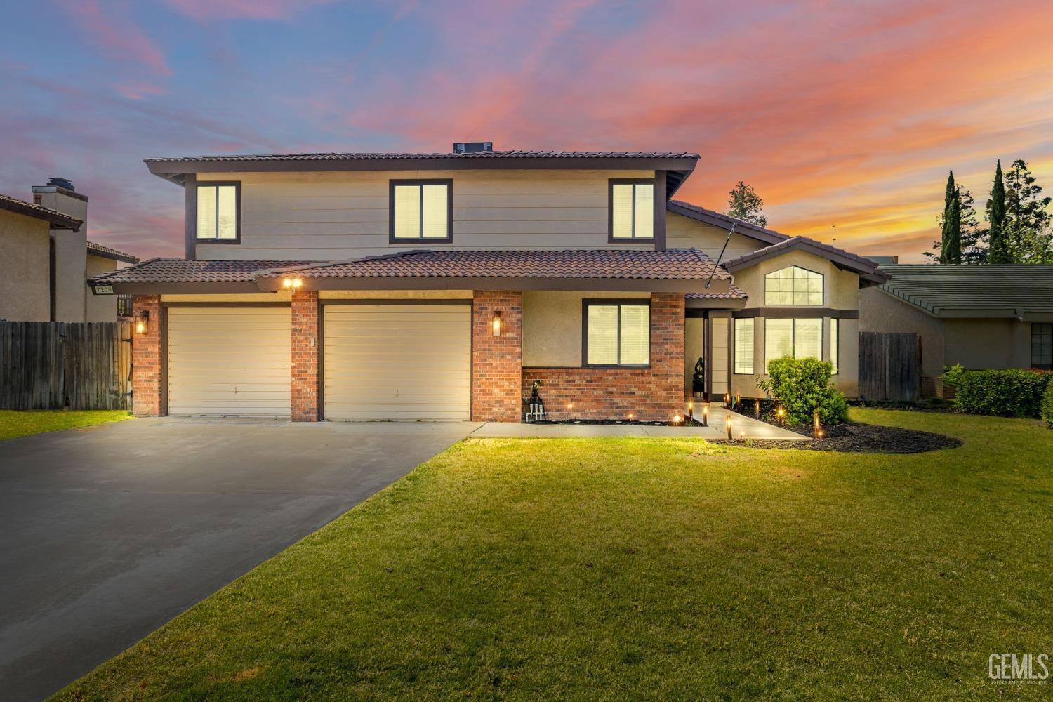 Property Photo:  7209 Copper Creek Way  CA 93308 