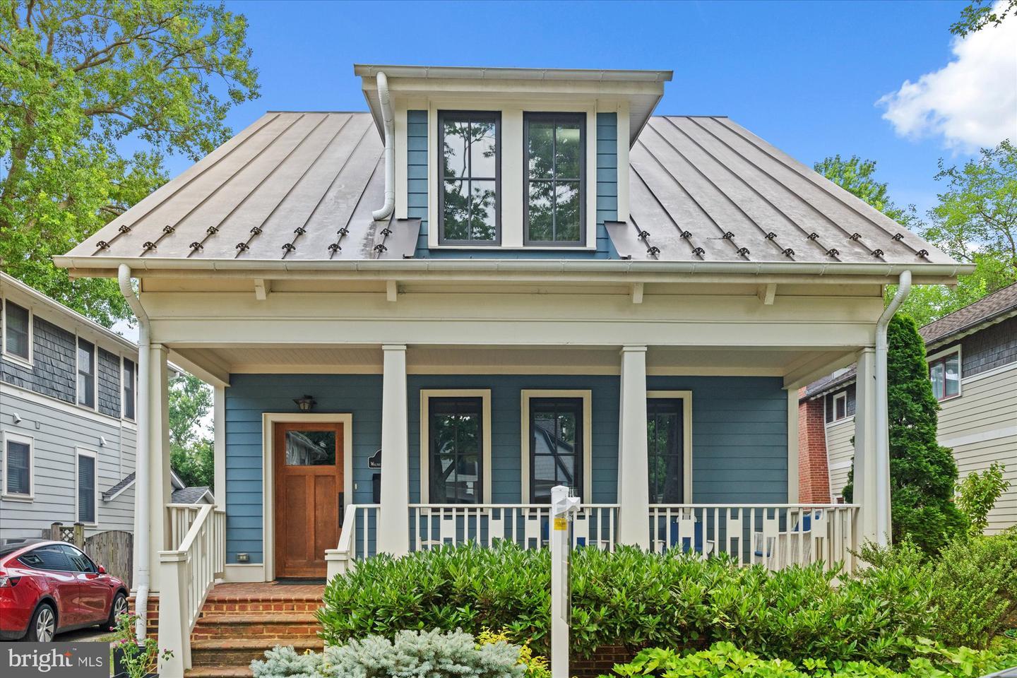 Property Photo: 9 E Walnut Street VA 22301