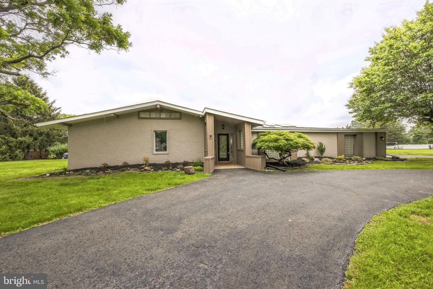 6 Whitewood Drive  Trenton NJ 08628 photo
