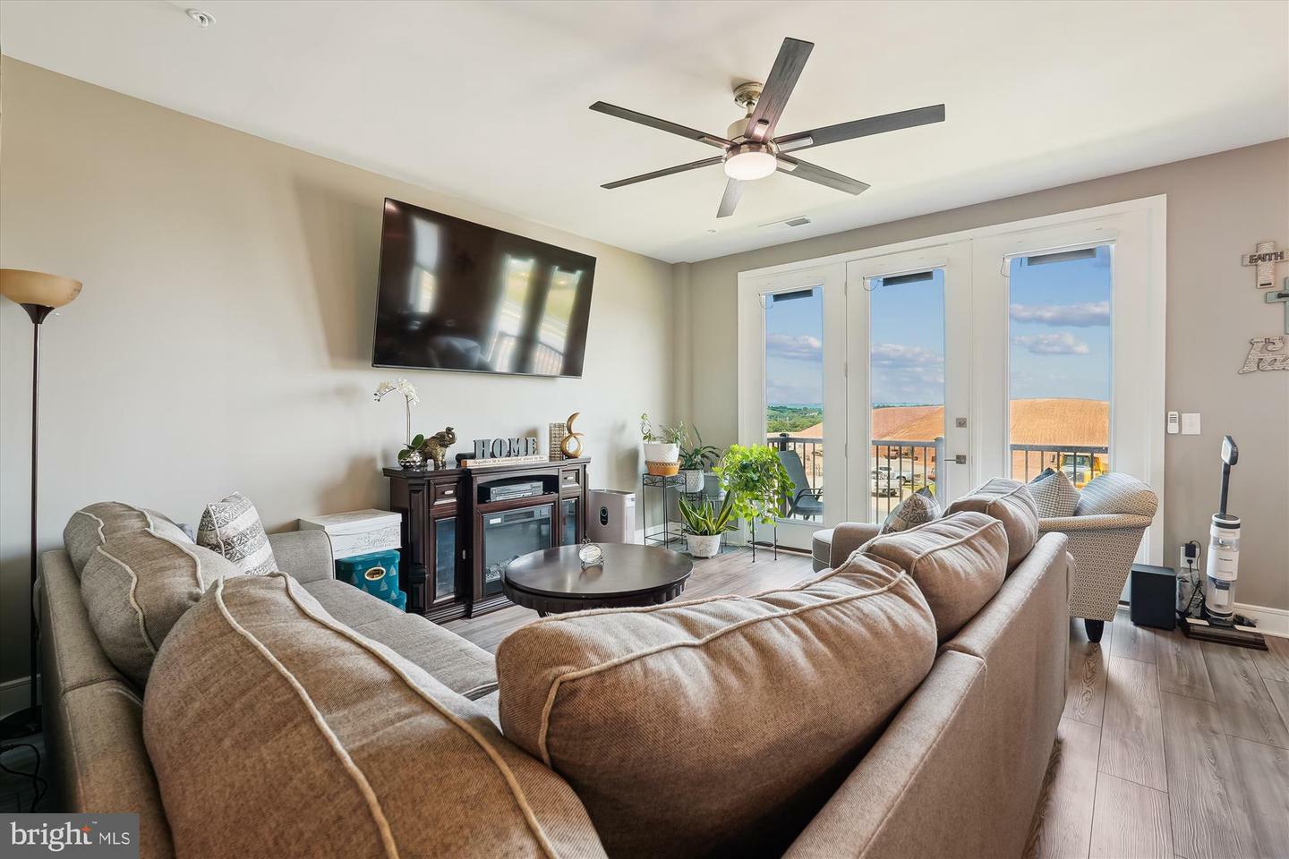 Property Photo: 20797 Lamlash Terrace VA 20147