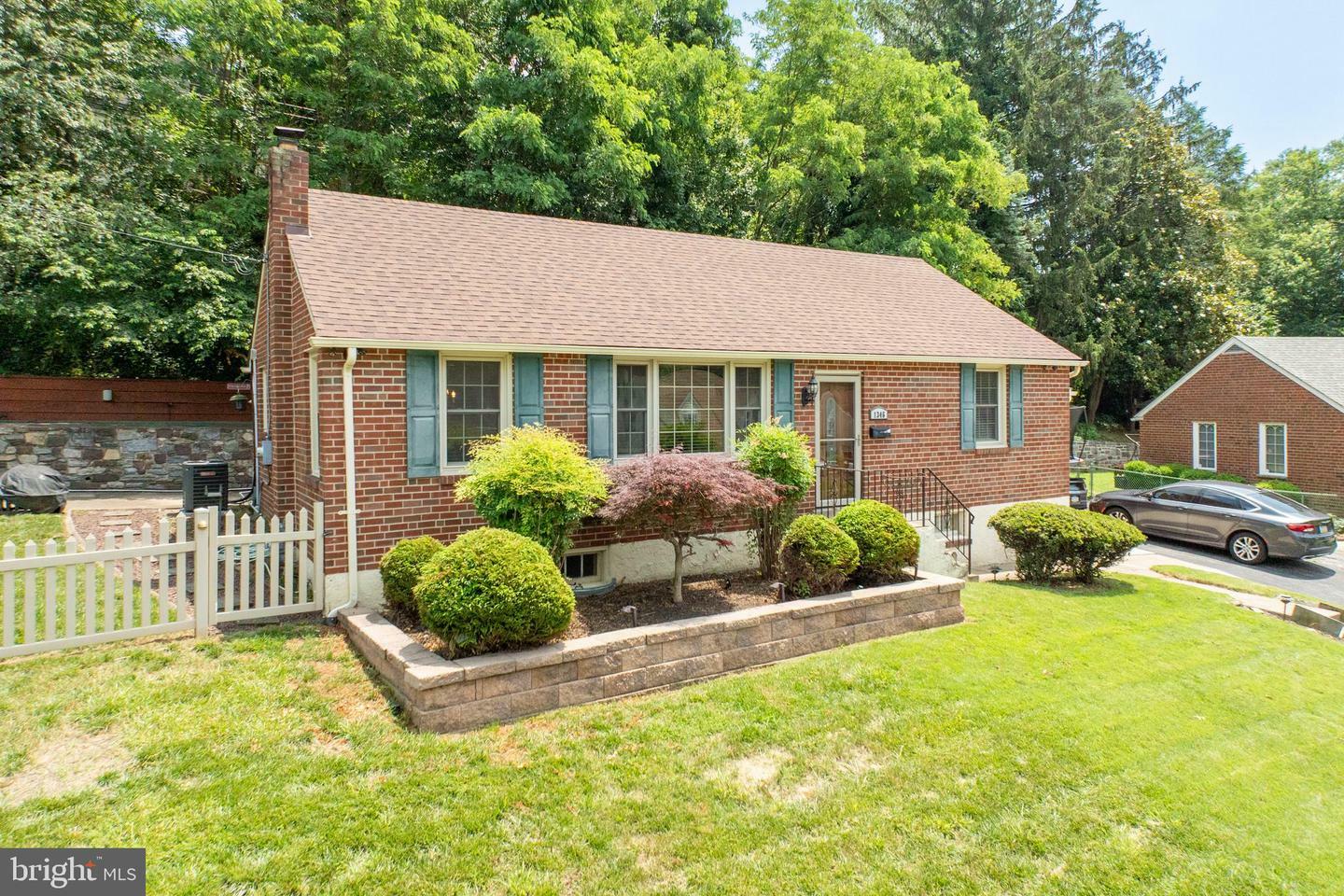 Property Photo:  1346 Valley Road  PA 19094 