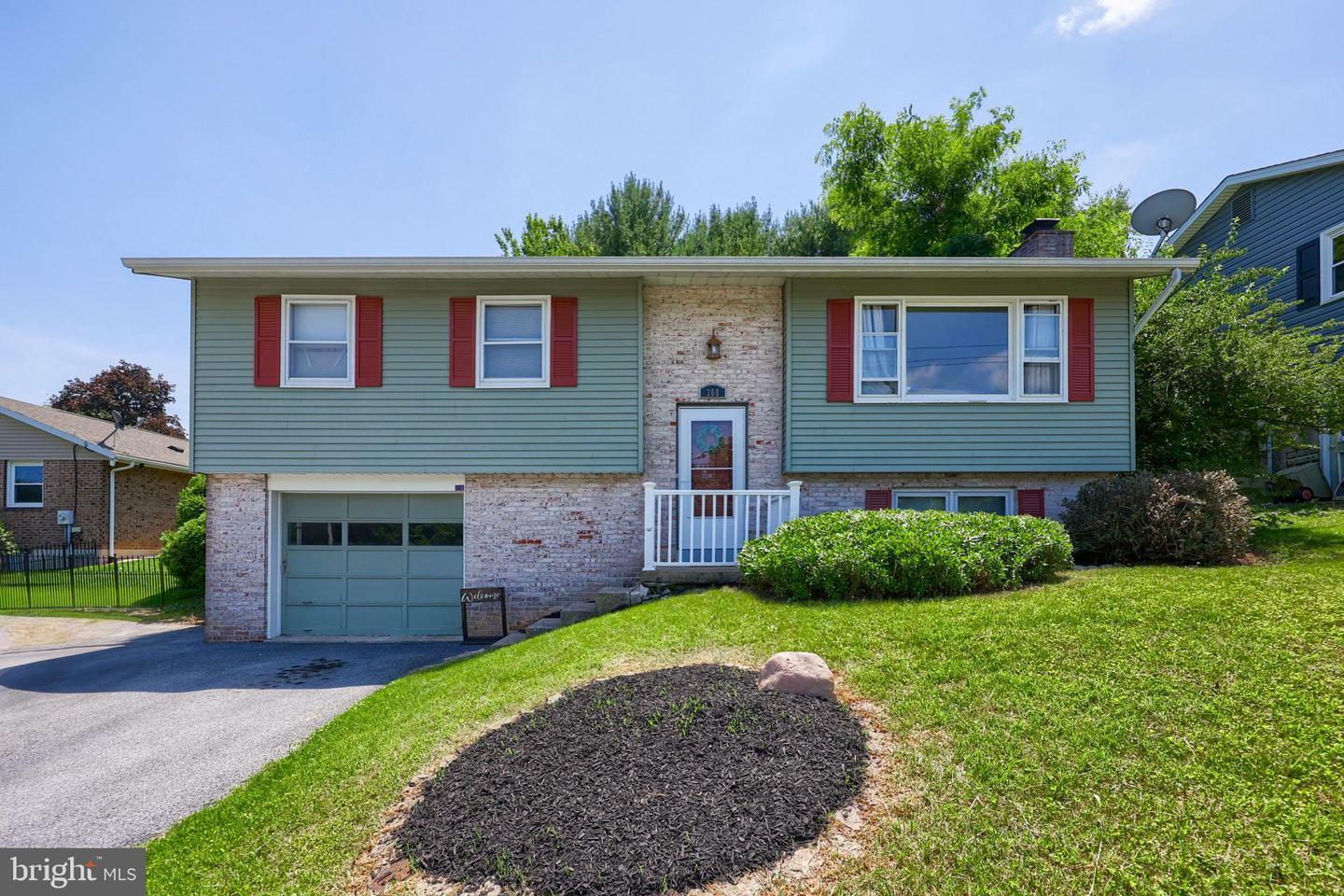 308 Lake Street  Ephrata PA 17522 photo