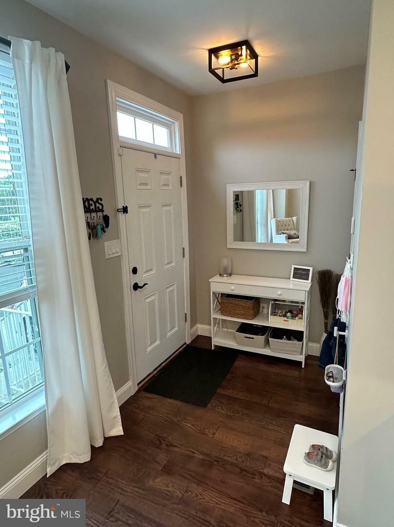 Property Photo: 44308 Silkworth Terrace VA 20147
