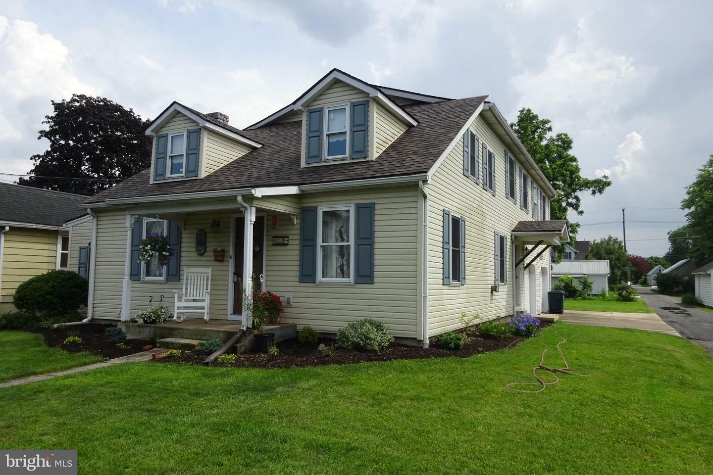 Property Photo: 227 Tyrone Street PA 17225