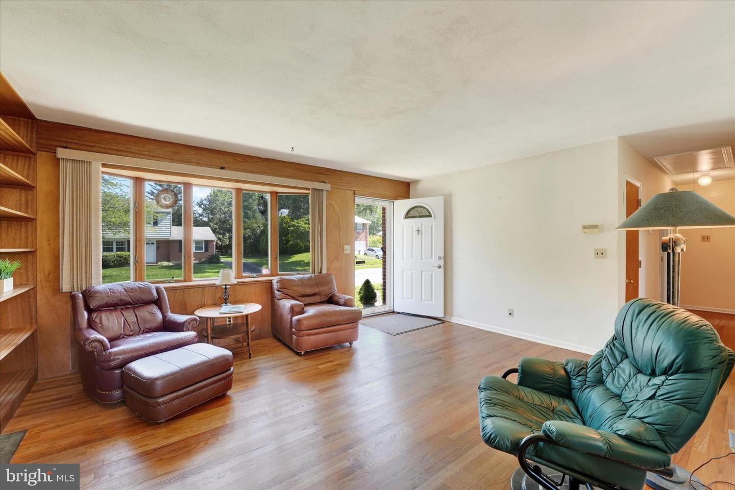 Property Photo: 907 Rahway Drive DE 19711