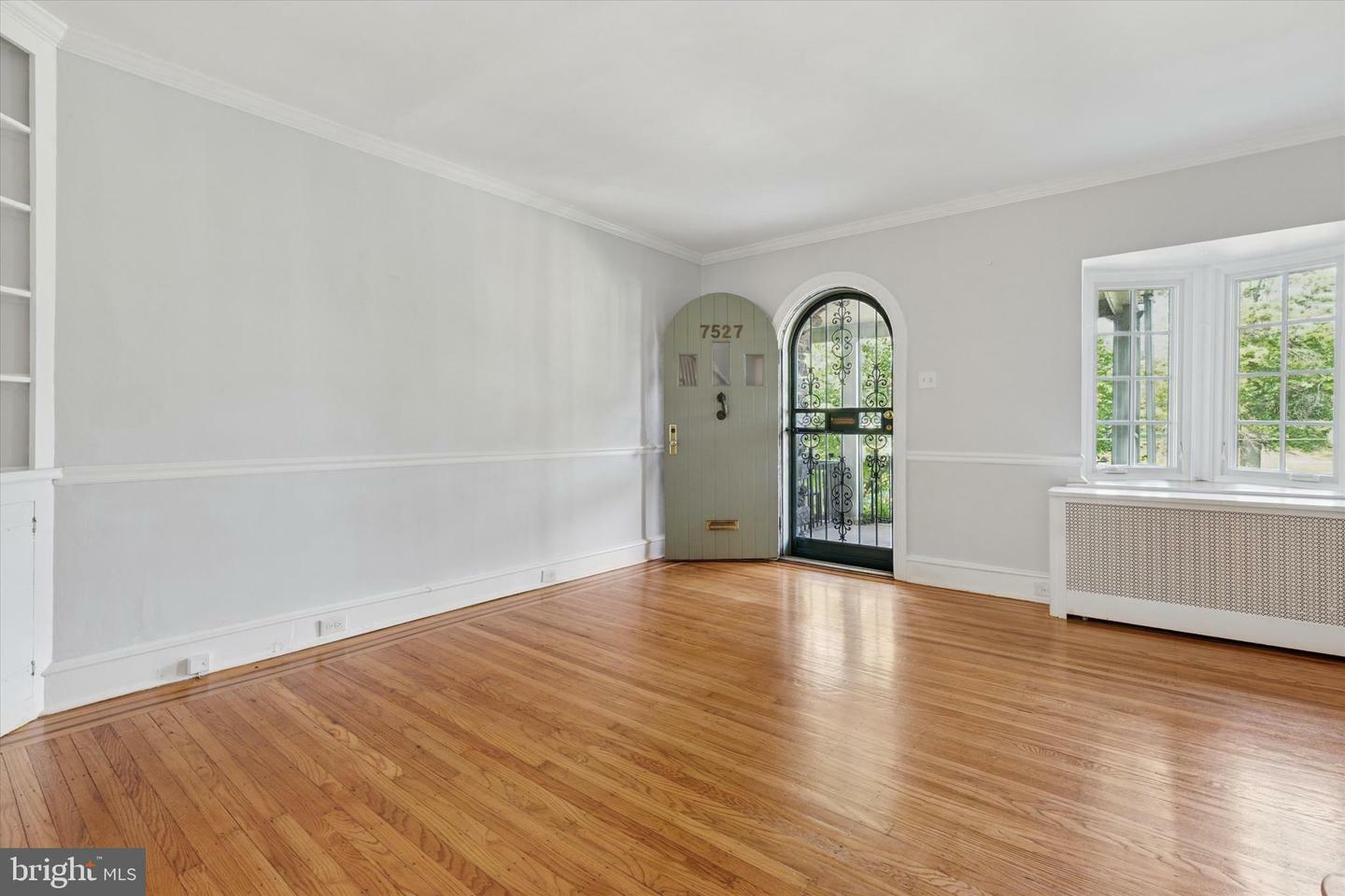 Property Photo: 7527 Germantown Avenue PA 19119