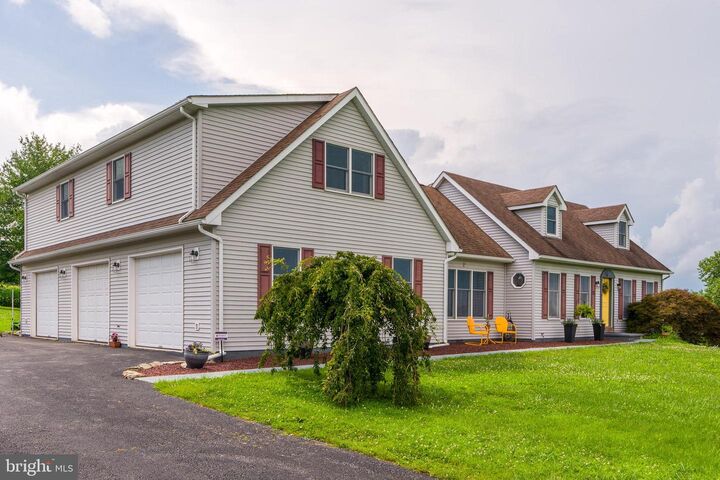 Property Photo:  116 Schoolhouse Road  PA 17536 