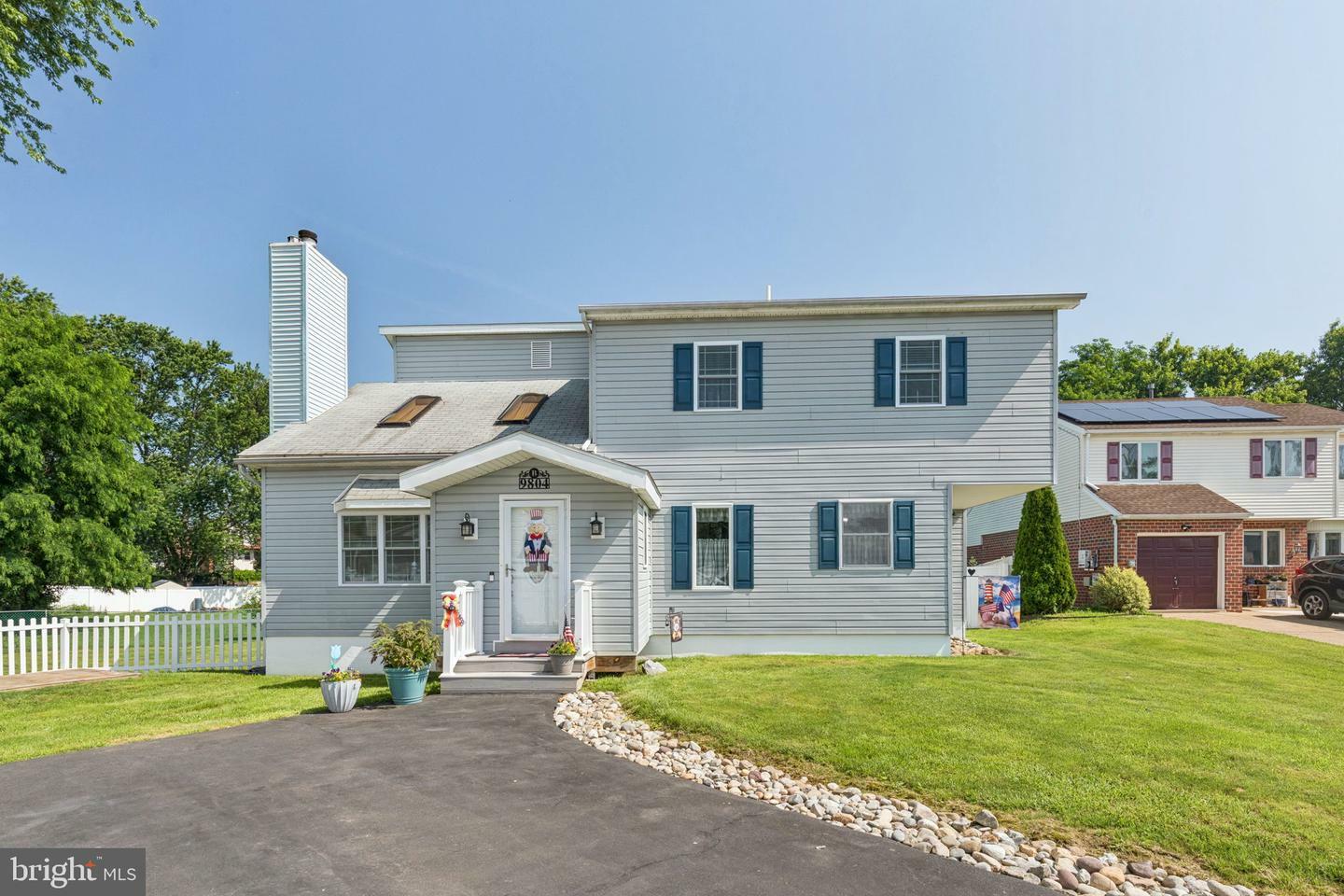 9804 Avalon Place  Philadelphia PA 19114 photo