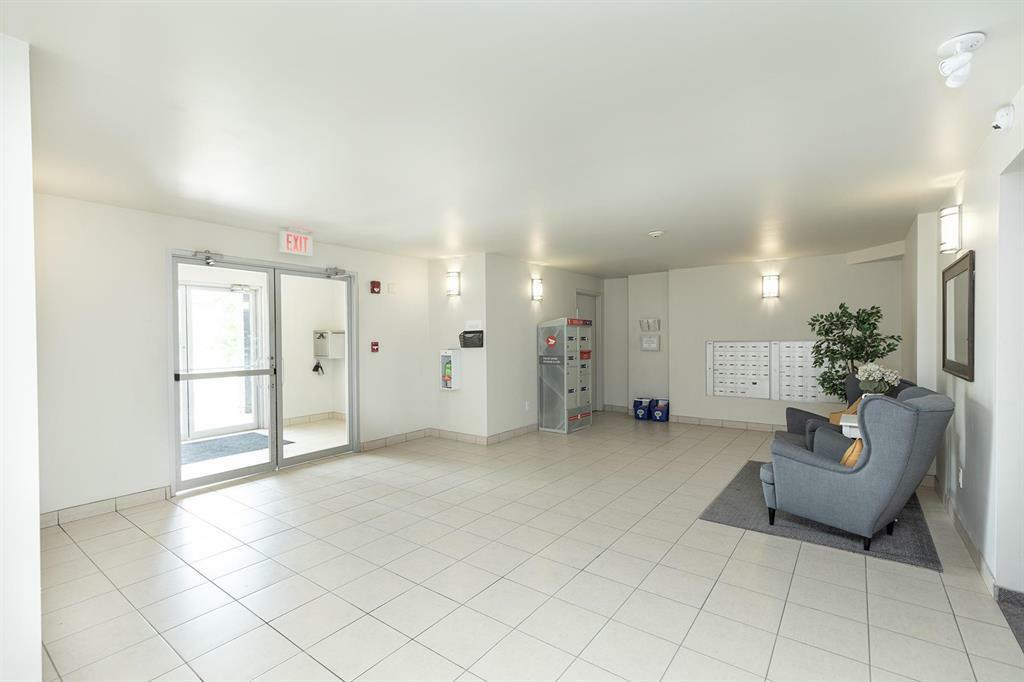 Property Photo: 8 Brighton Lane MB R5G 0X6
