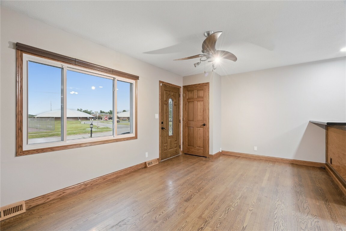 Property Photo: 5315 E Avenue NW IA 52405