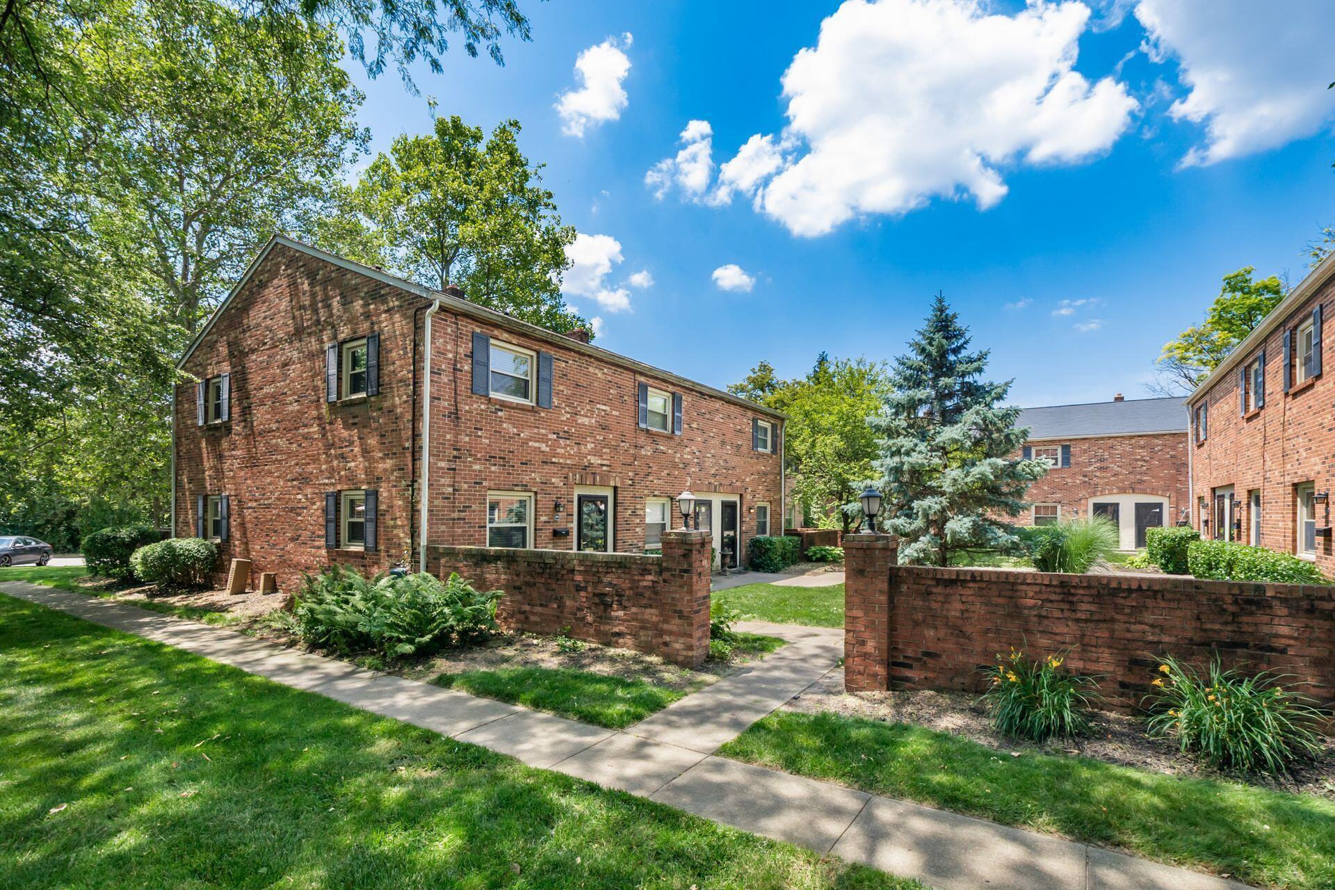 Property Photo: 4800 Merrifield Place OH 43220