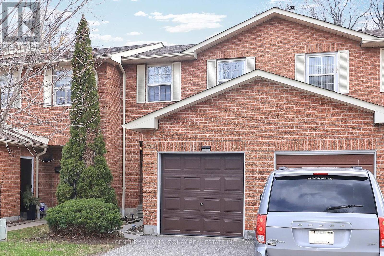 Property Photo: 25 Whitecap Boulevard 17 ON M1M 2Y5