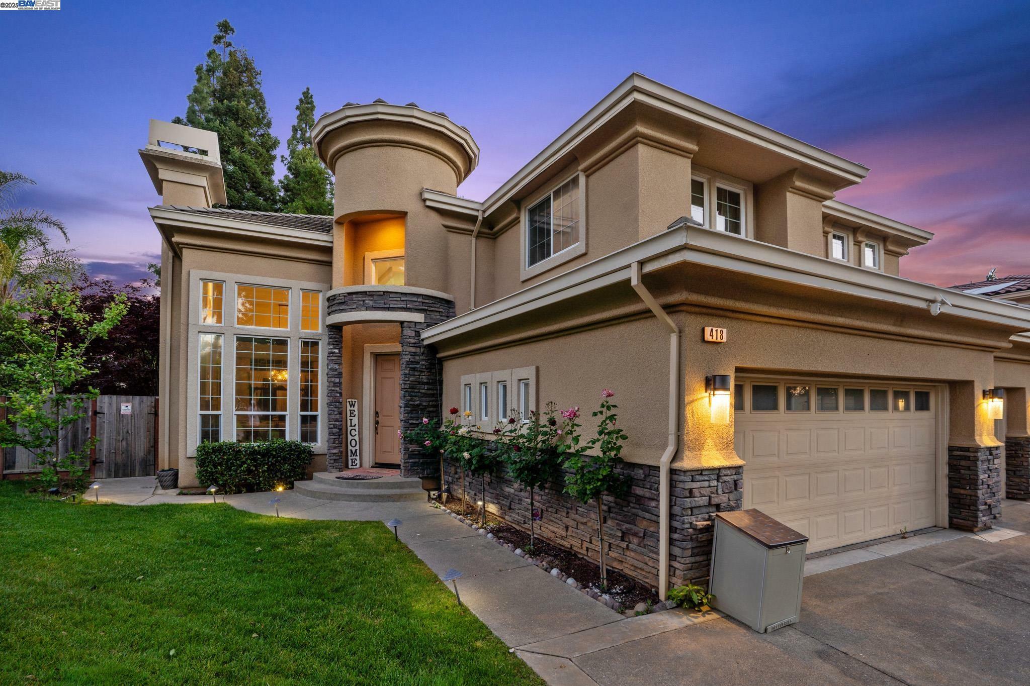 Property Photo:  418 Golf Ct  CA 94598 