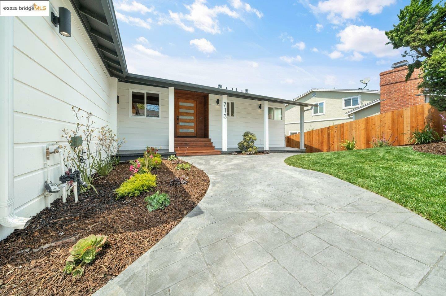 Property Photo: 713 Midcrest Way CA 94530