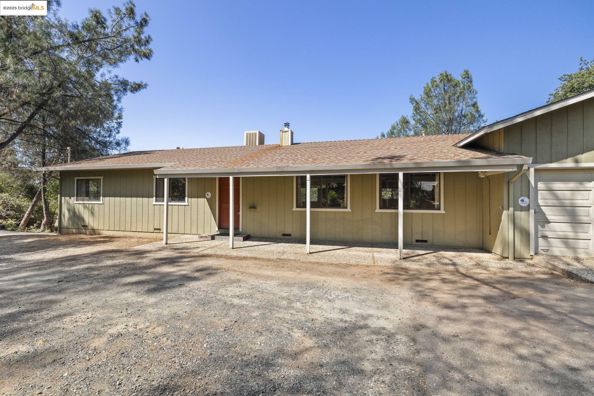 Property Photo: 11828 Campo Seco Rd CA 95370