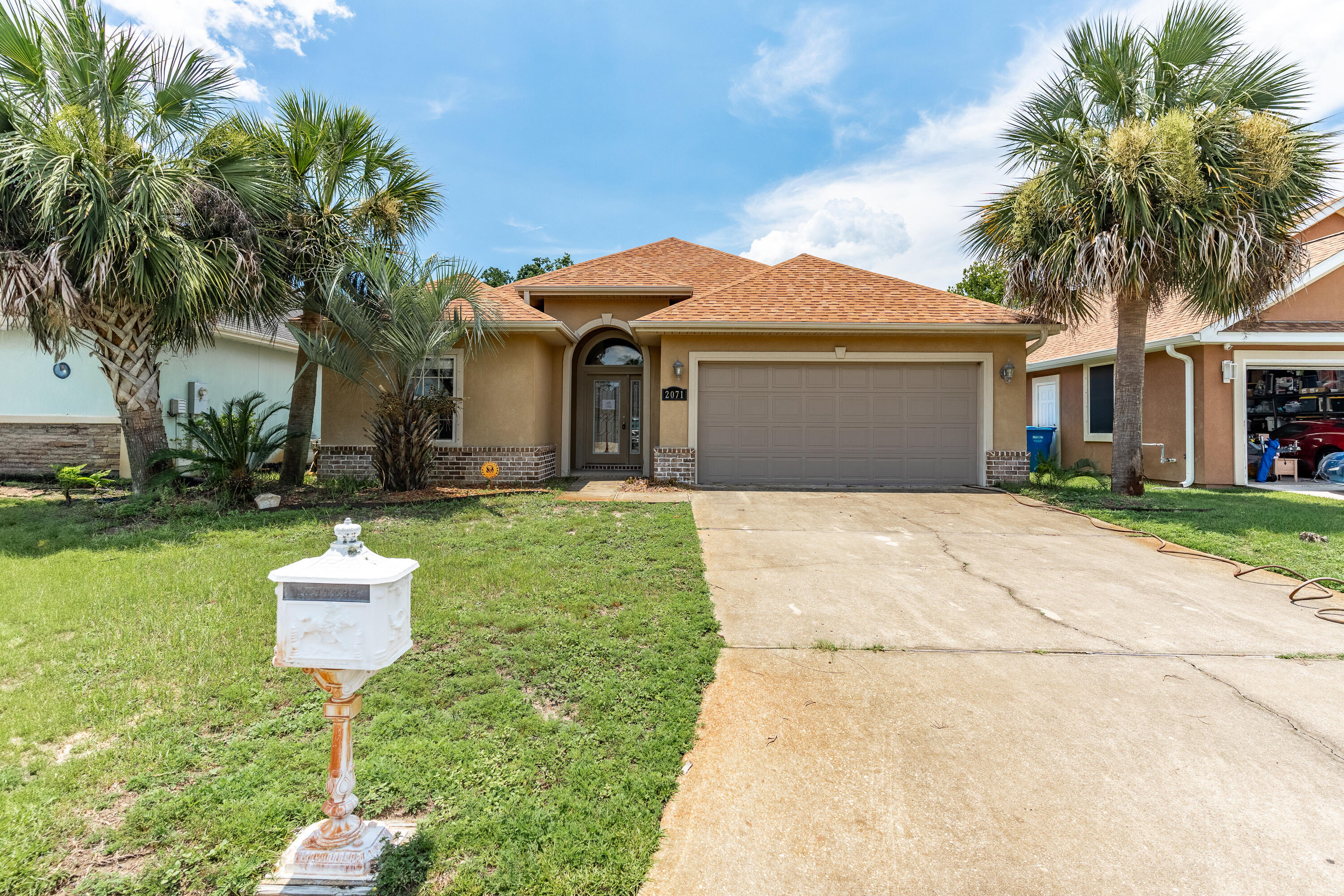 Property Photo: 2071 Fountainview Drive FL 32566
