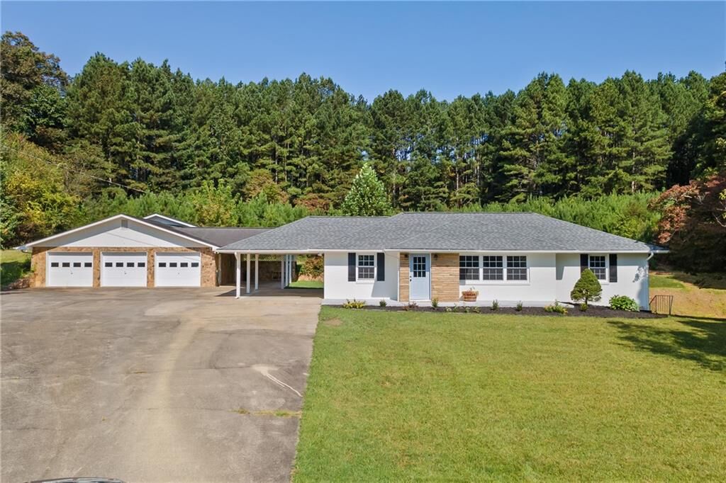 Property Photo: 255 Loving Road GA 30560