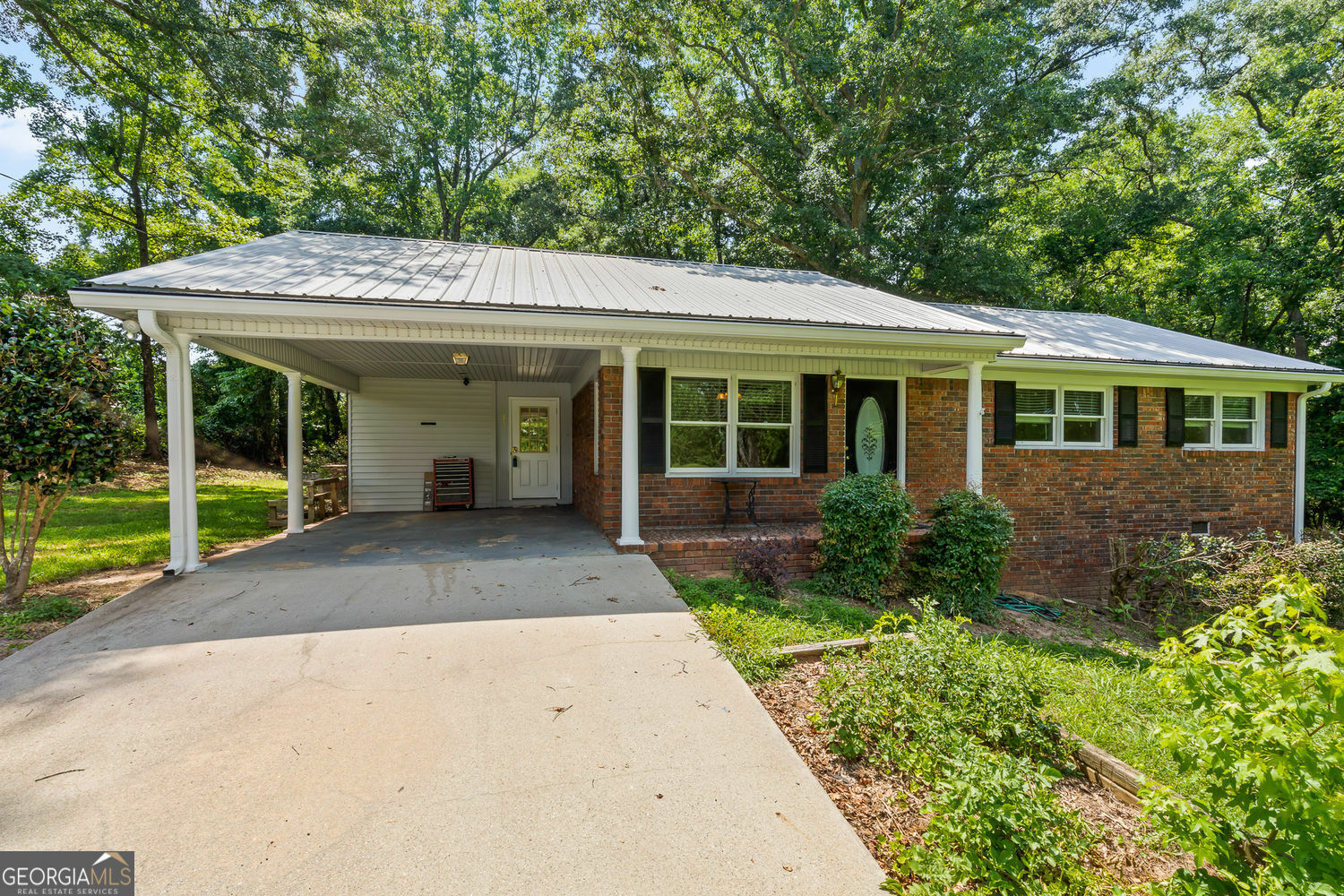 Property Photo: 1833 S Highway 92 GA 30215