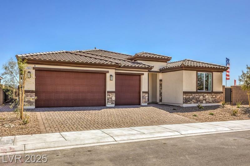 Property Photo: 1324 Eva Creek Drive 29 NV 89084