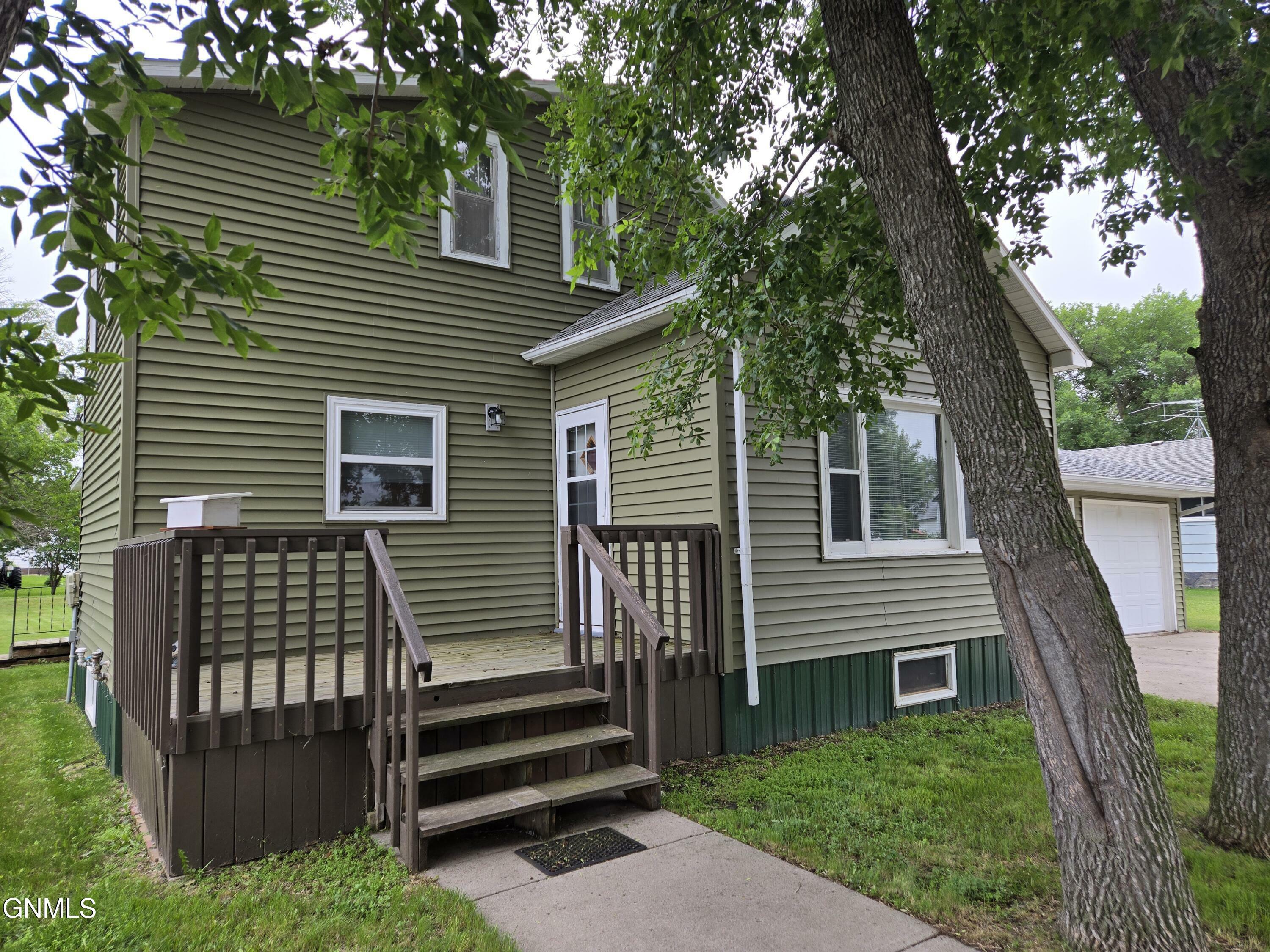 Property Photo: 115 5th Street S ND 58495