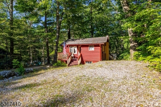 Property Photo: 5 Maple Rd NJ 07461