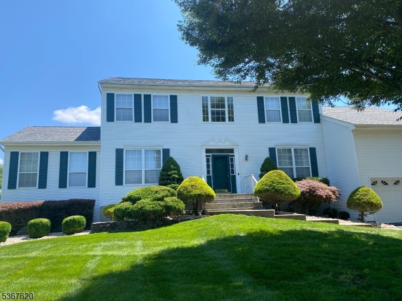 Property Photo: 7 Country Woods Dr NJ 08824