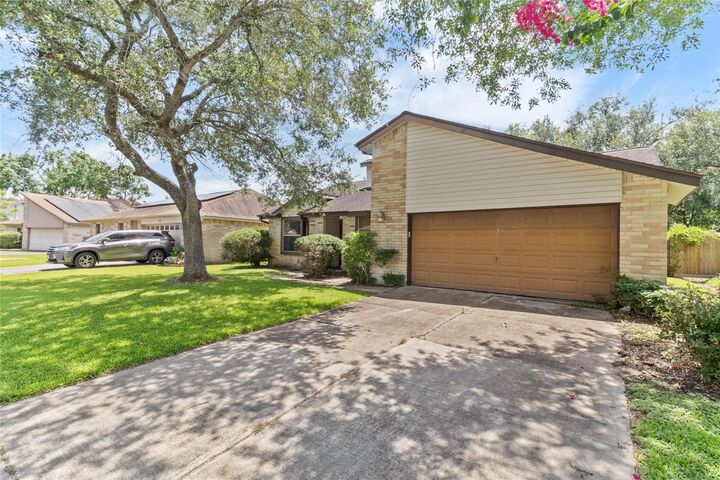 Property Photo: 14 Sarita Road TX 77515
