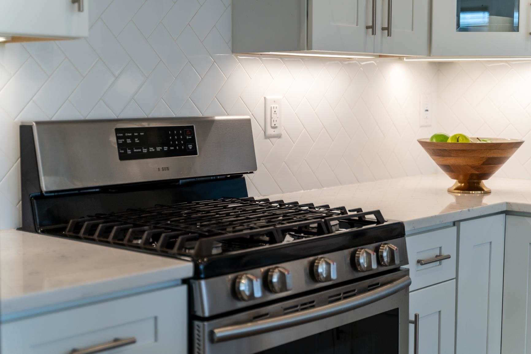 Property Photo:  104 Poplar St 1  NJ 07307 