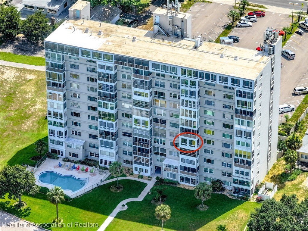 Property Photo:  2131 Lakeview Drive 508  FL 33870 