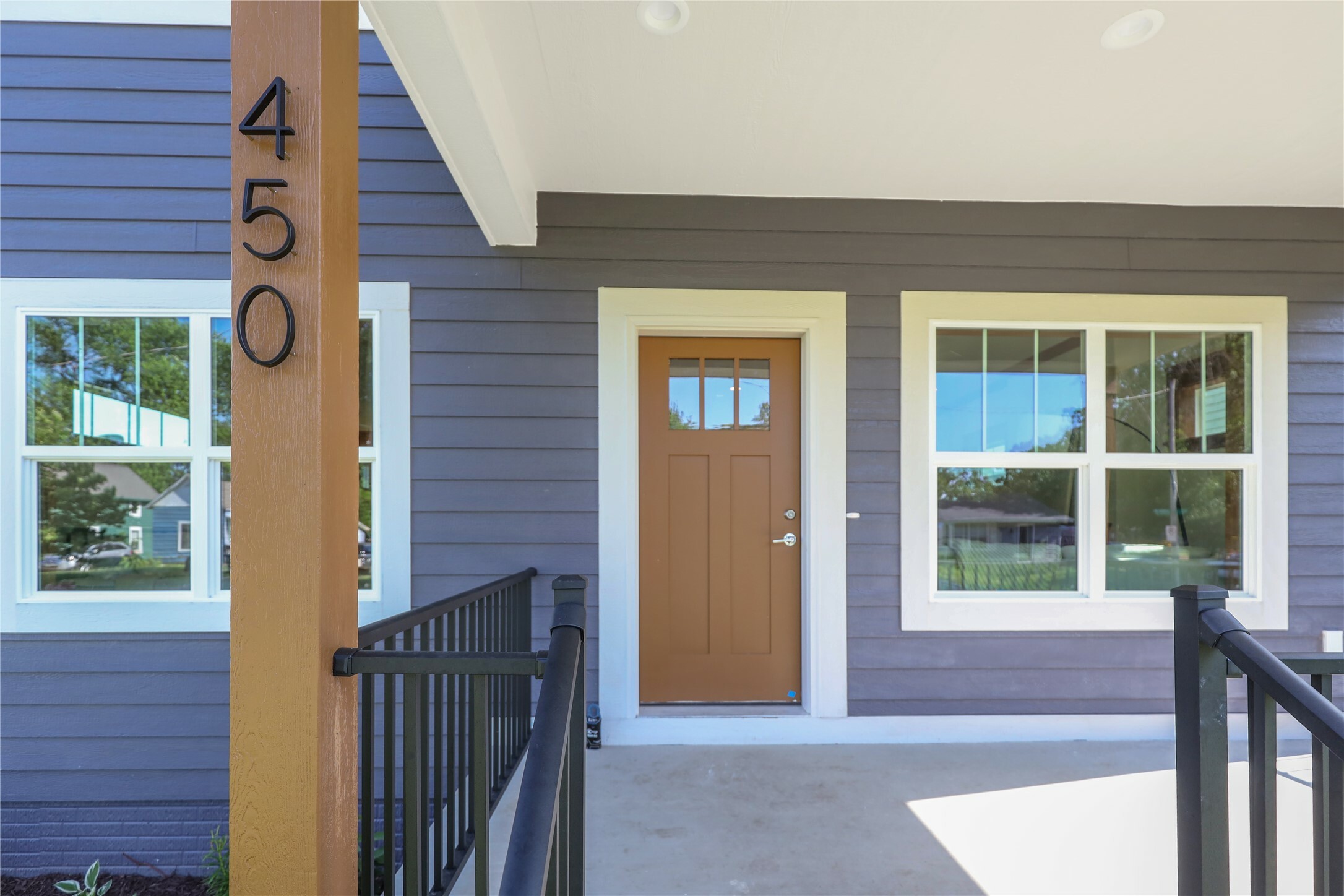 Property Photo: 450 E Granger Avenue IA 50315