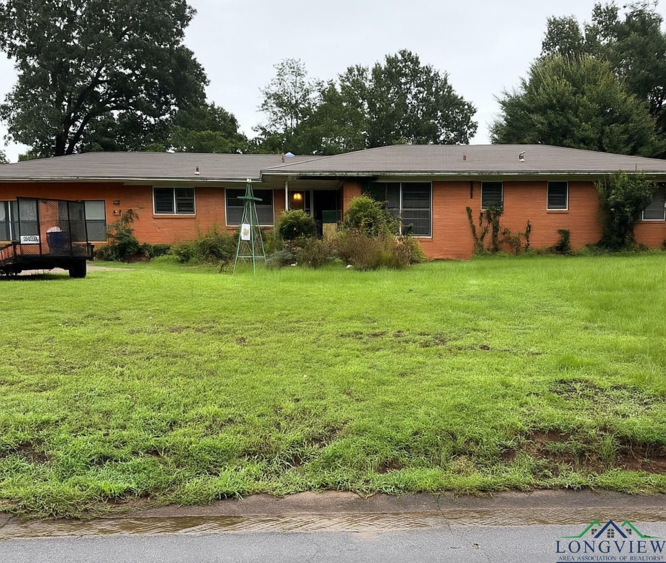 Property Photo: 608 Carlisle Dr TX 75662