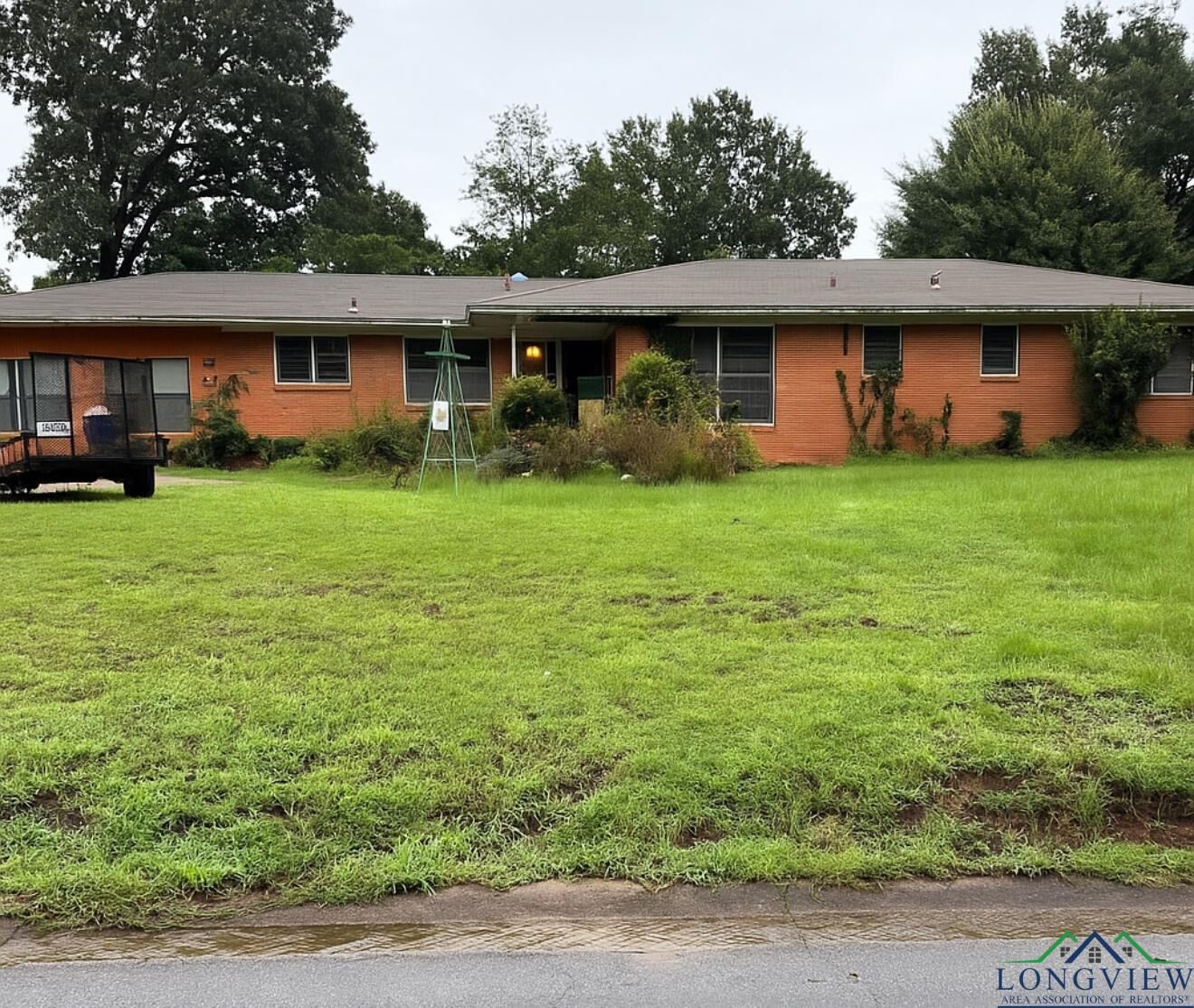 Property Photo: 608 Carlisle Dr TX 75662
