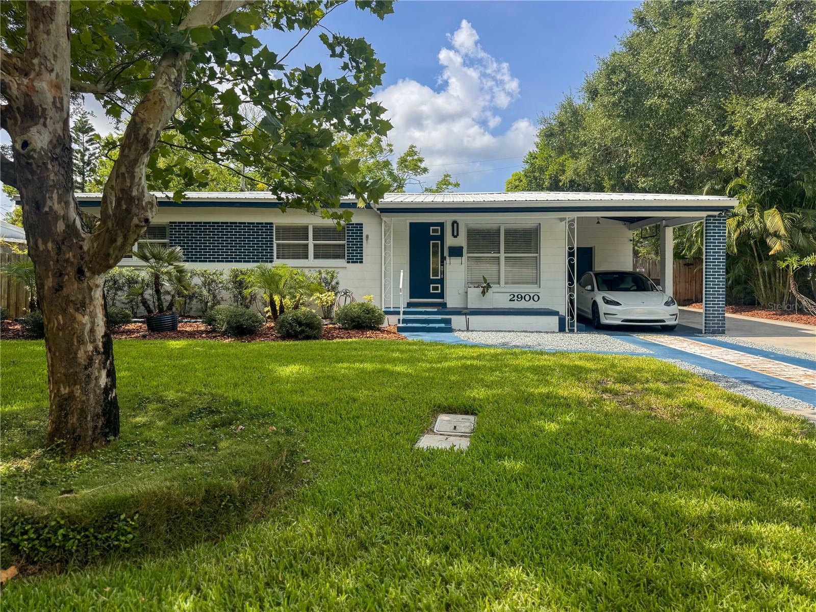 Property Photo: 2900 Wessex Street FL 32803